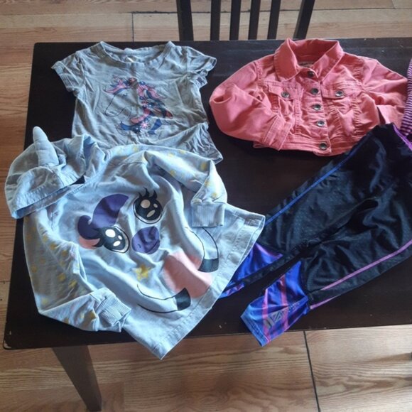 Girls size 4 play clothes bundle - Picture 2 of 3